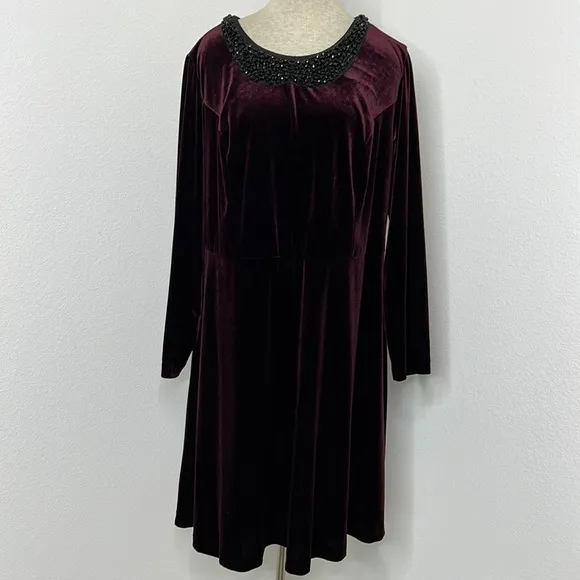 🔹 Betsey Johnson Special Occasion Dress
