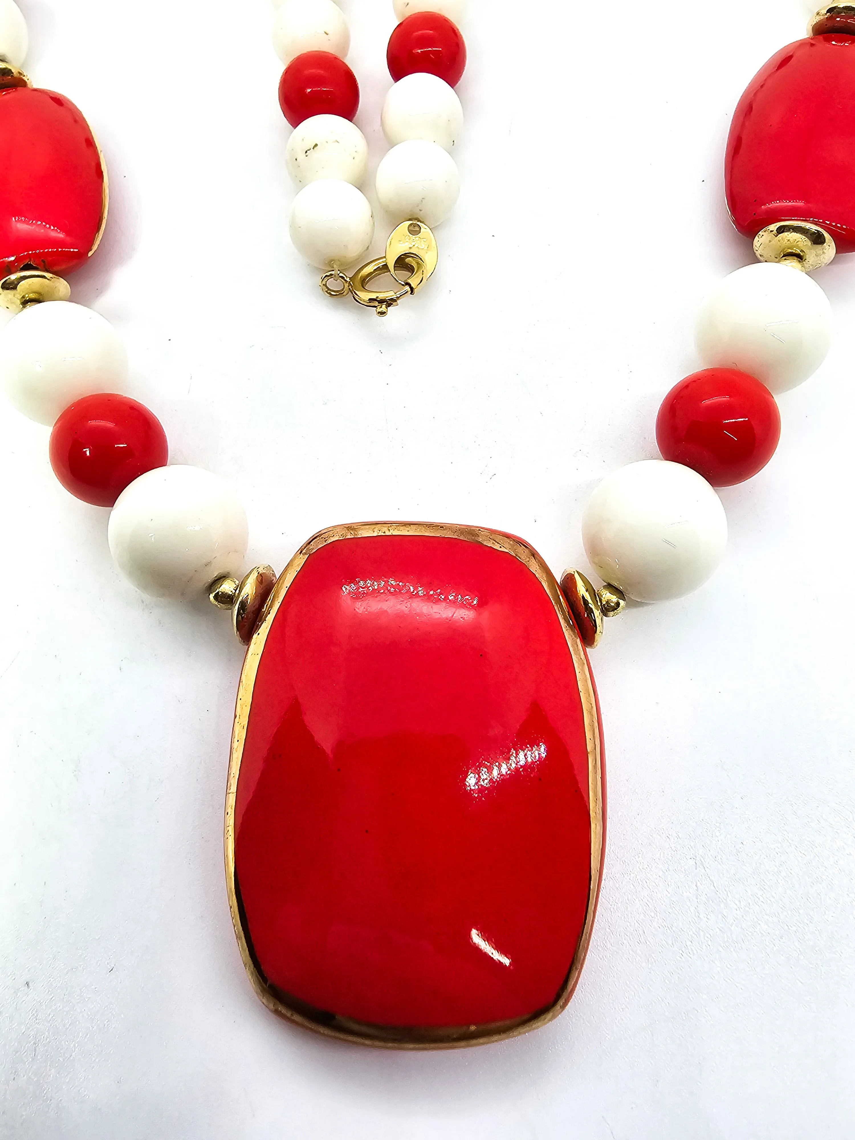Red and White lacquer beaded modernist vintage mid century 1960's beaded necklace