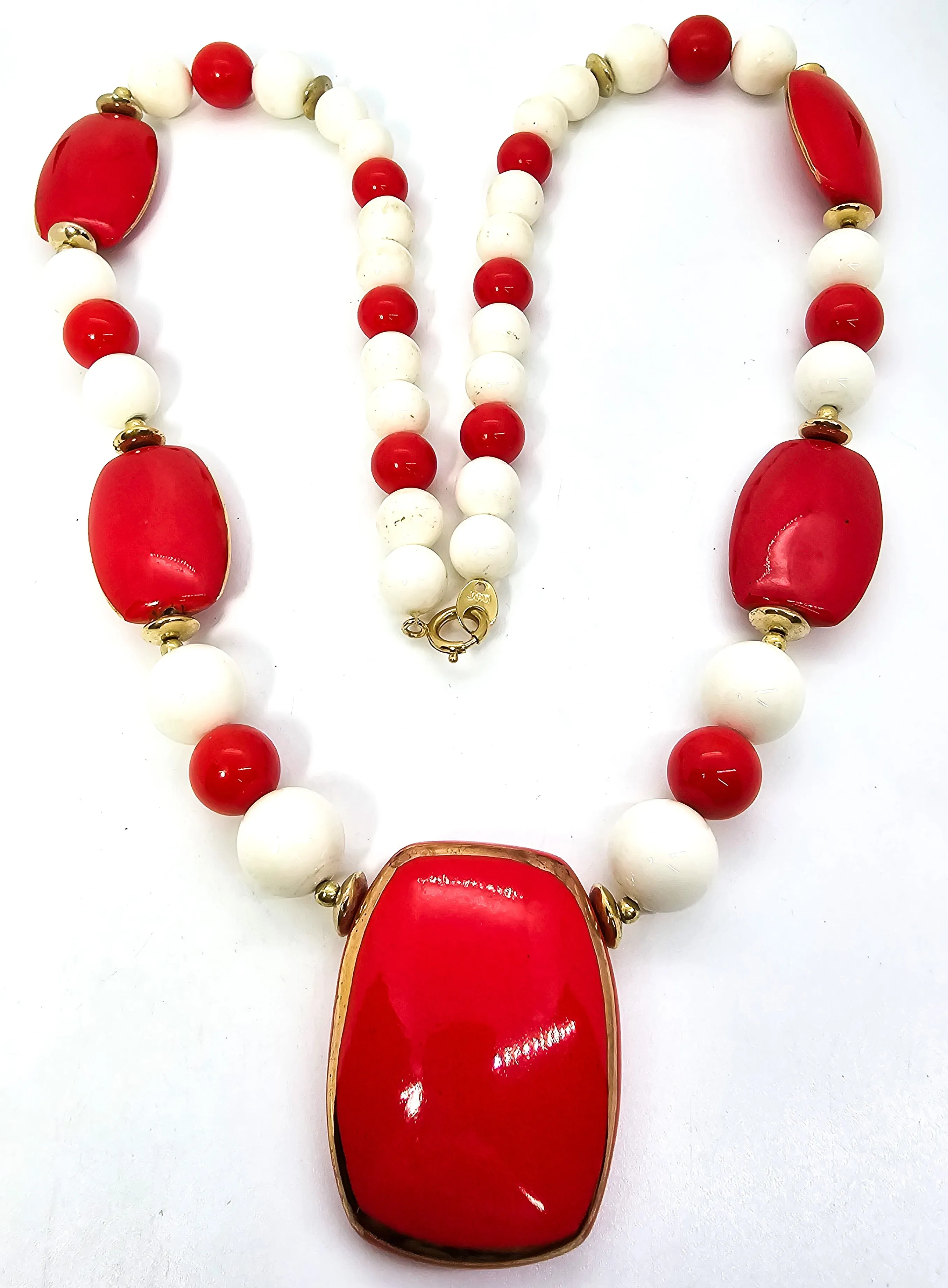 Red and White lacquer beaded modernist vintage mid century 1960's beaded necklace