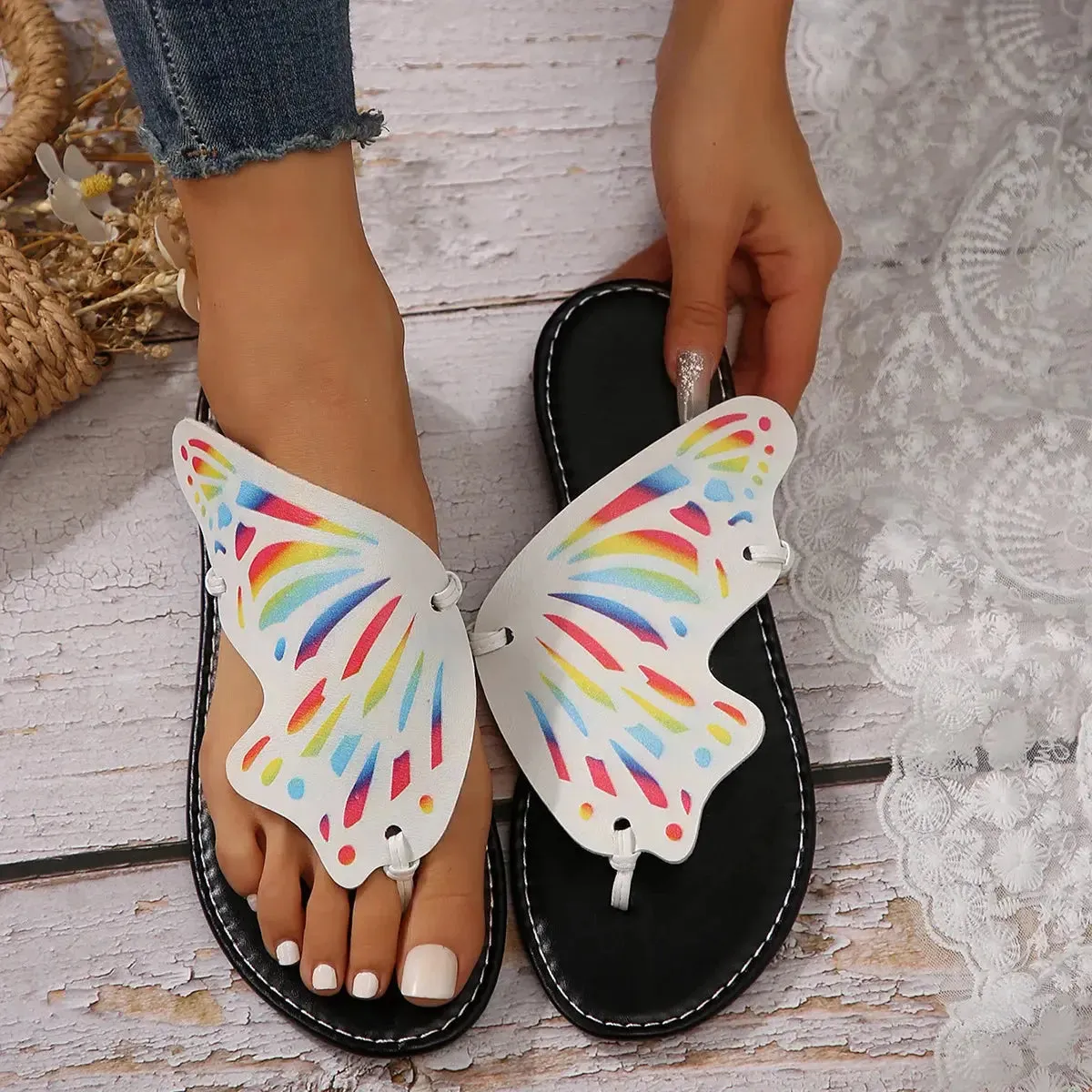 Women Butterfly Graffiti Slippers  Fashion Lightweight Anti Slip Flat Bottom Flip Flops Outdoor Beach Casual Shoes